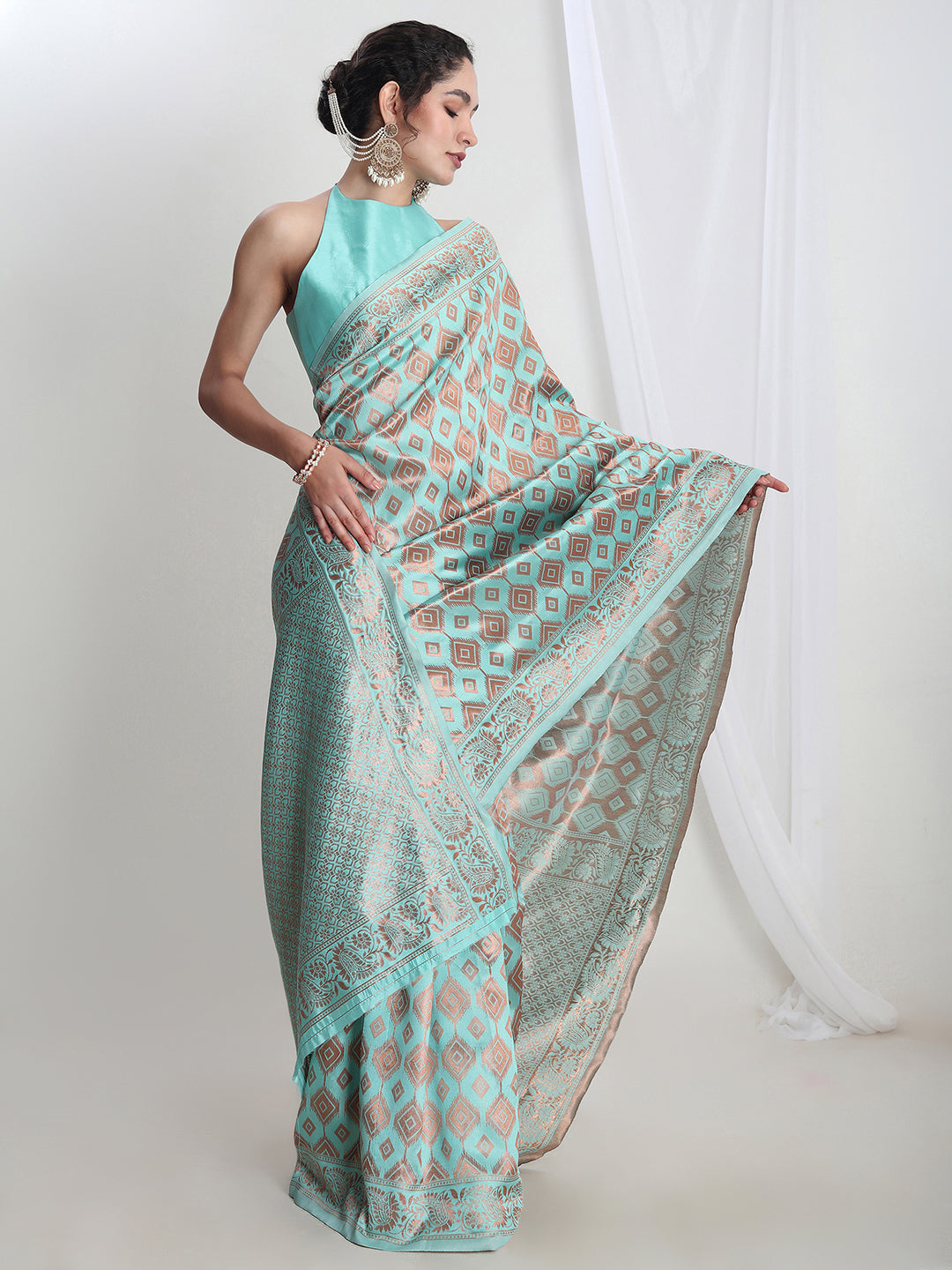 Janasya Light Blue Silk Blend Geometric Jacquard Saree | Swadesiicart