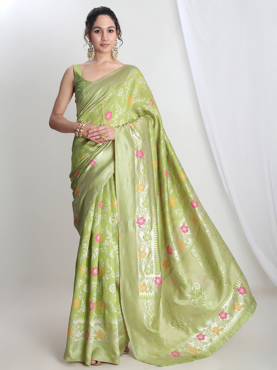 Janasya Green Silk Blend Floral Jacquard Saree | Swadesiicart