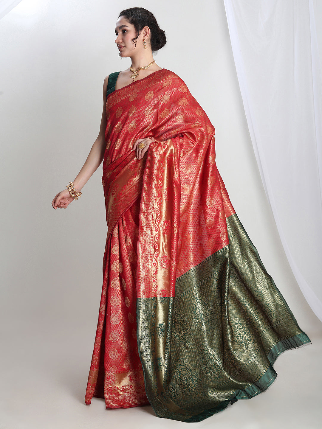Janasya Red Silk Blend Ethnic Motifs Jacquard Saree | Swadesiicart