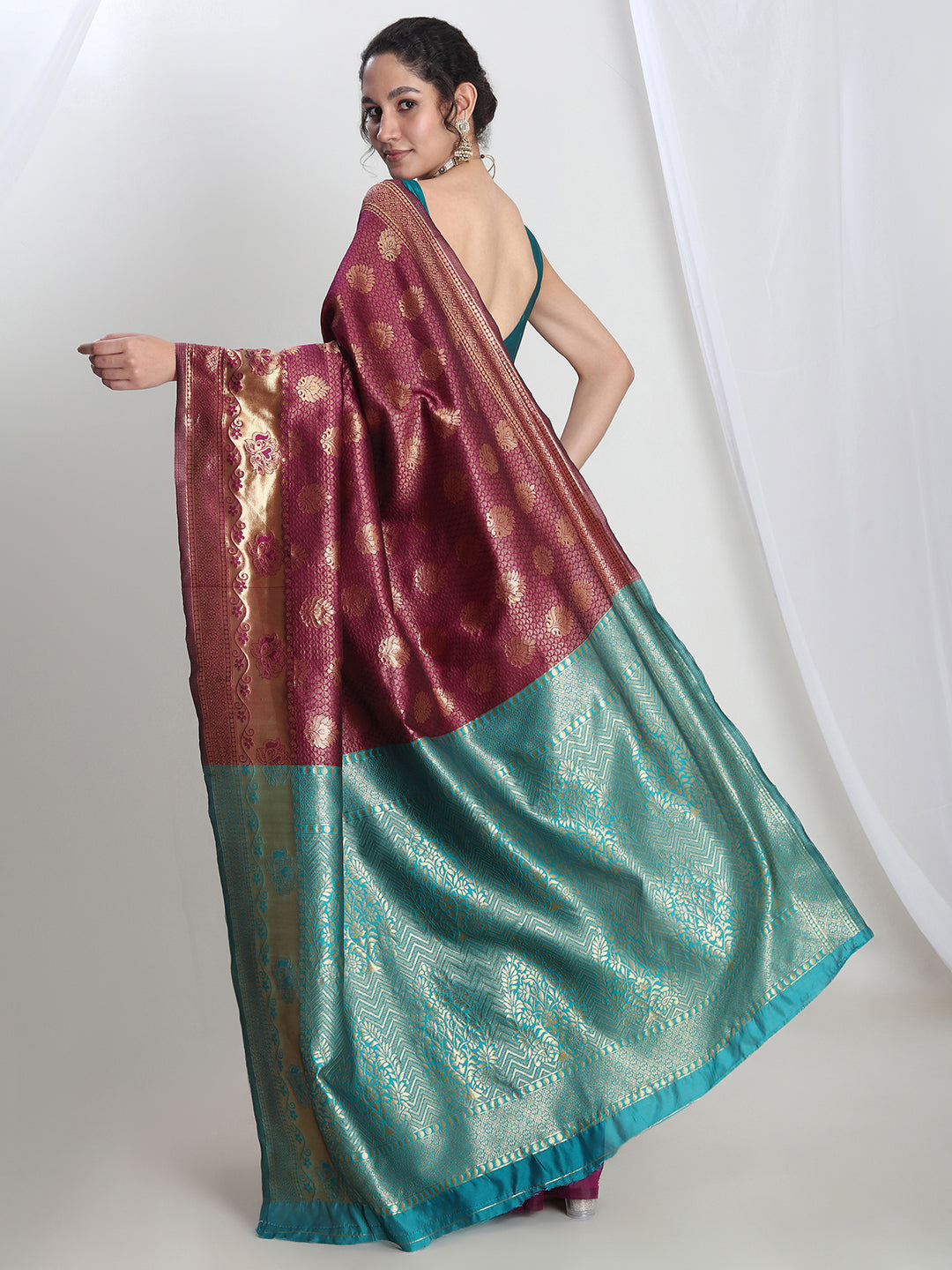 Janasya Purple Silk Blend Ethnic Motifs Jacquard Saree | Swadesiicart