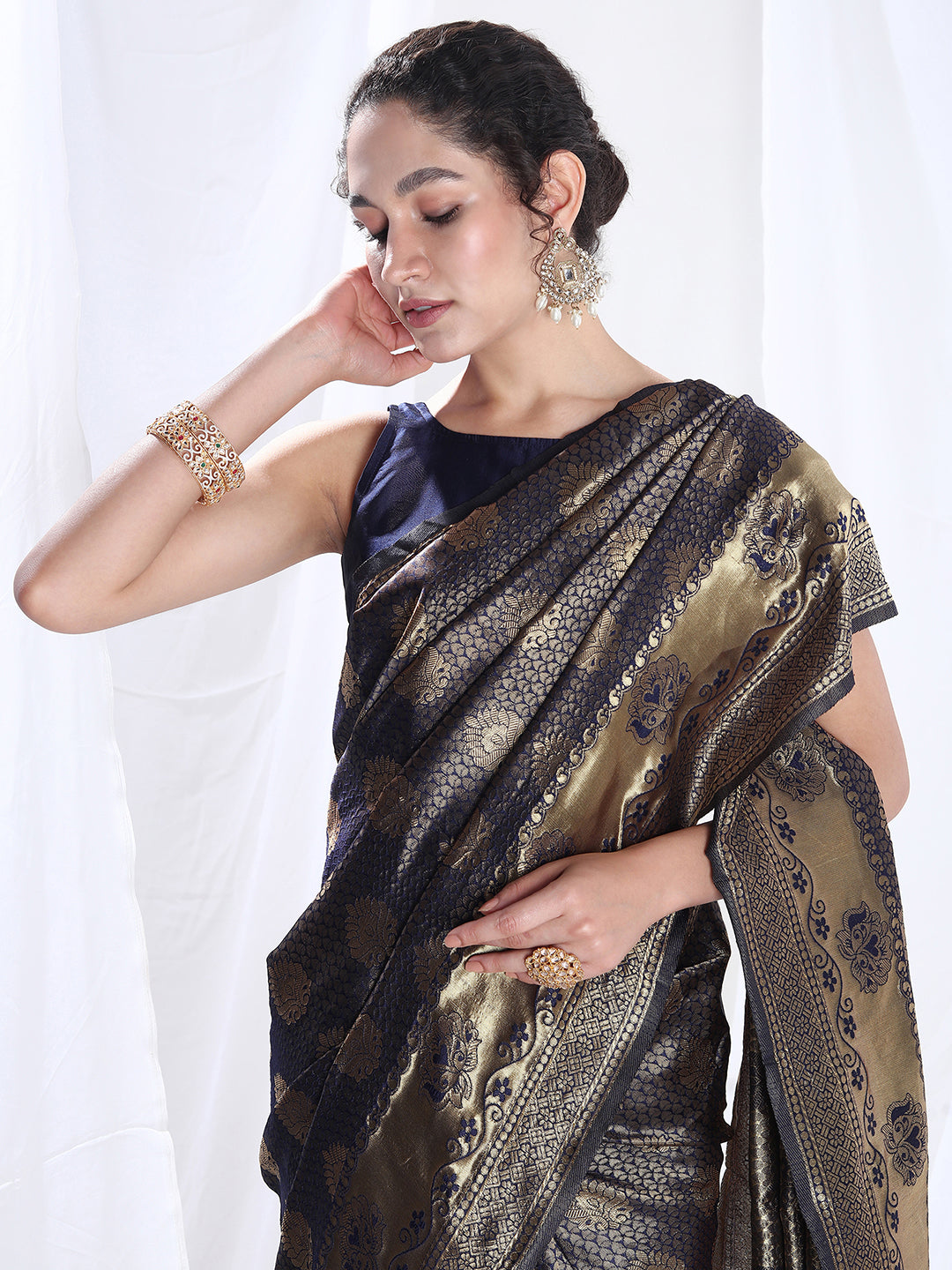 Janasya Navy Blue Silk Blend Ethnic Motifs Jacquard Saree | Swadesiicart