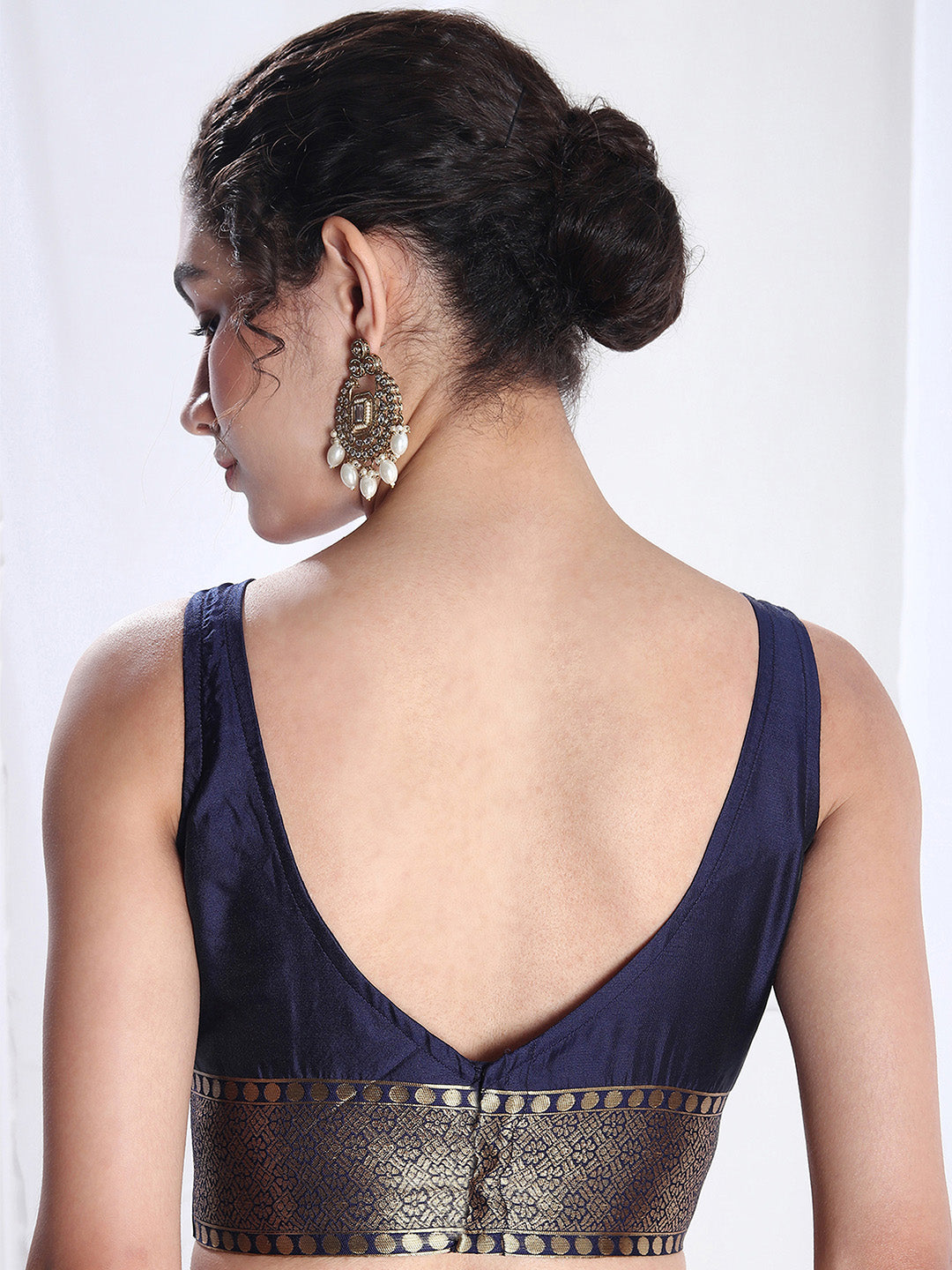 Janasya Navy Blue Silk Blend Ethnic Motifs Jacquard Saree | Swadesiicart