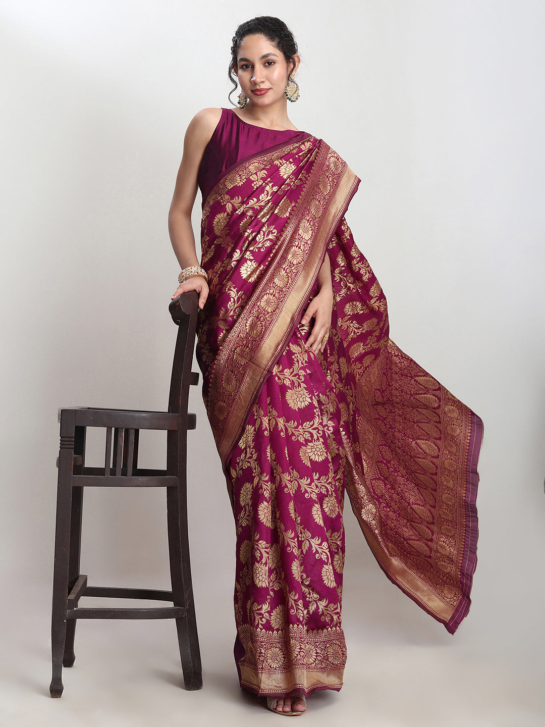 Janasya Purple Silk Blend Floral Jacquard Saree | Swadesiicart