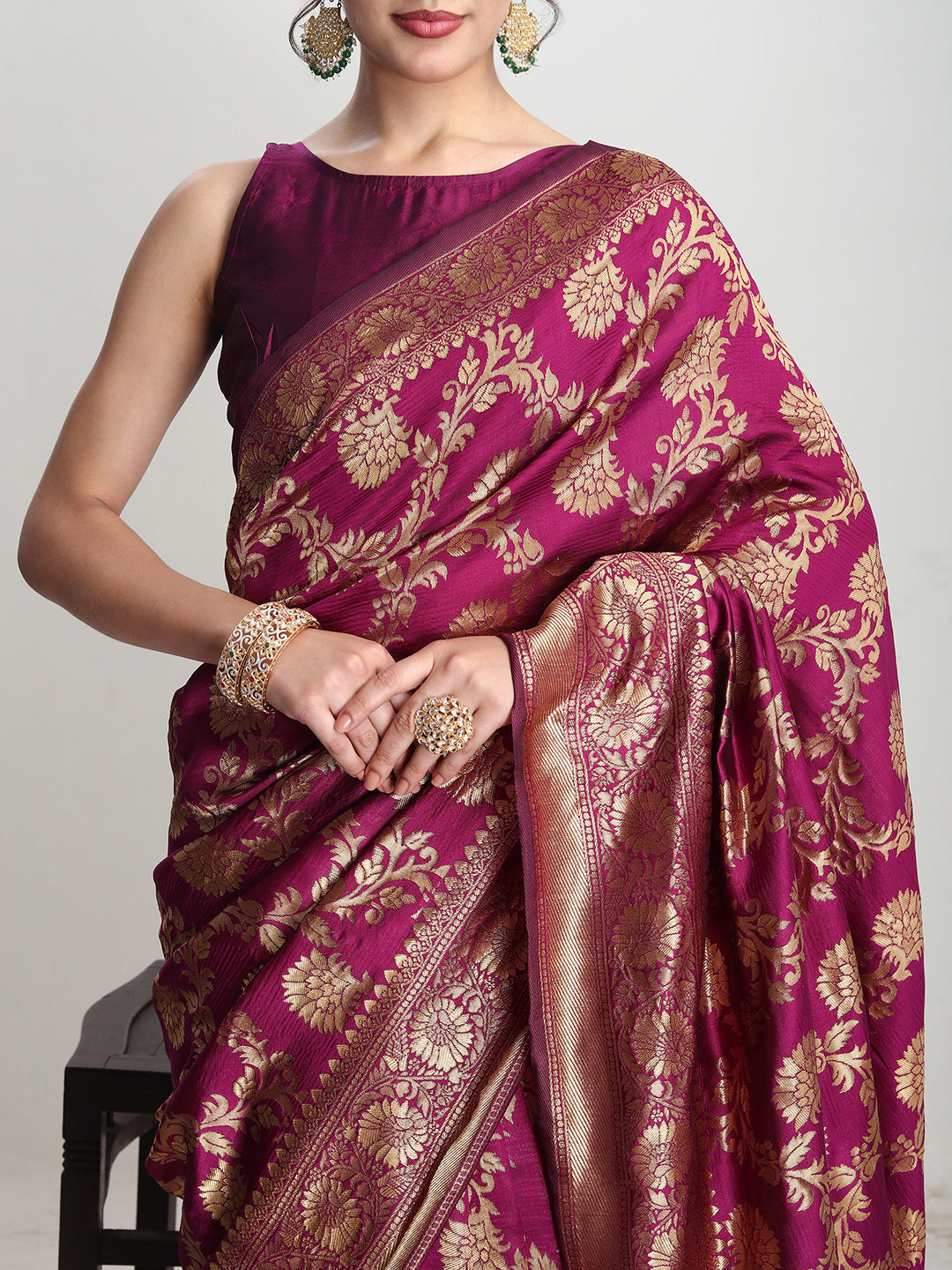 Janasya Purple Silk Blend Floral Jacquard Saree | Swadesiicart