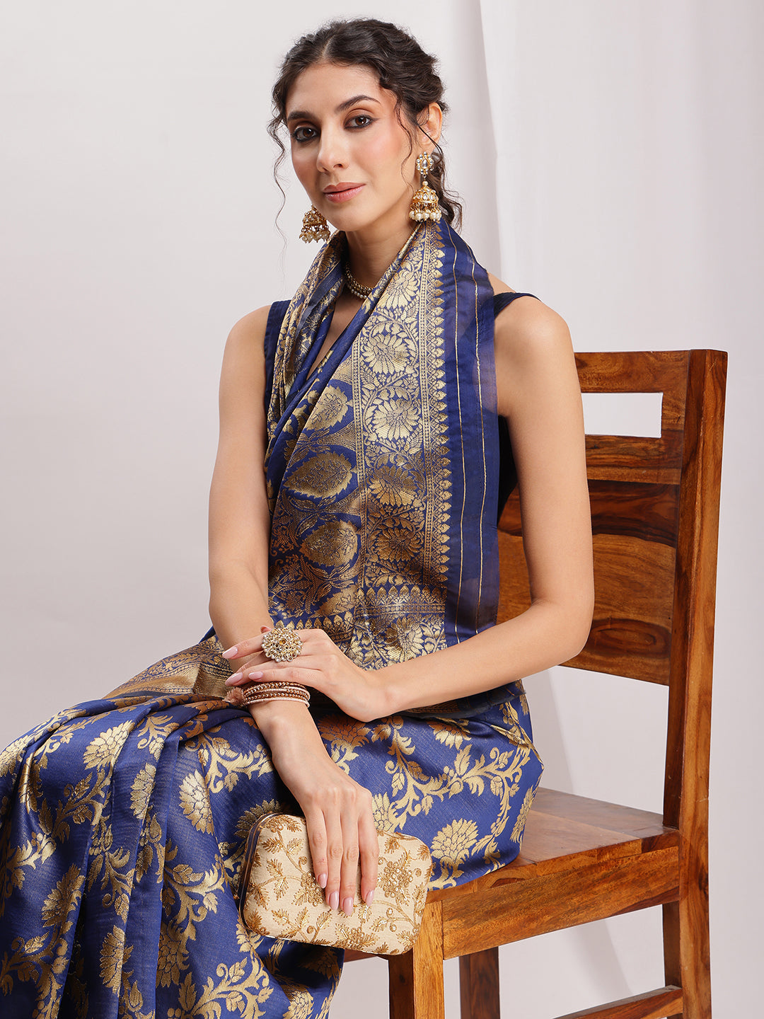Janasya Navy Blue Silk Blend Floral Jacquard Saree | Swadesiicart