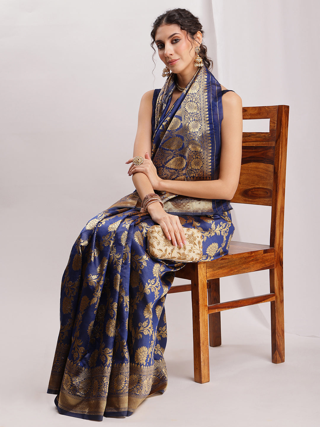 Janasya Navy Blue Silk Blend Floral Jacquard Saree | Swadesiicart