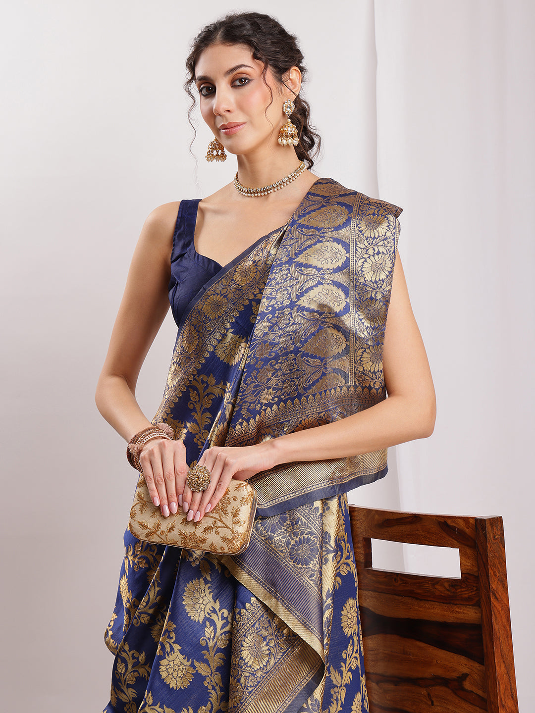 Janasya Navy Blue Silk Blend Floral Jacquard Saree | Swadesiicart