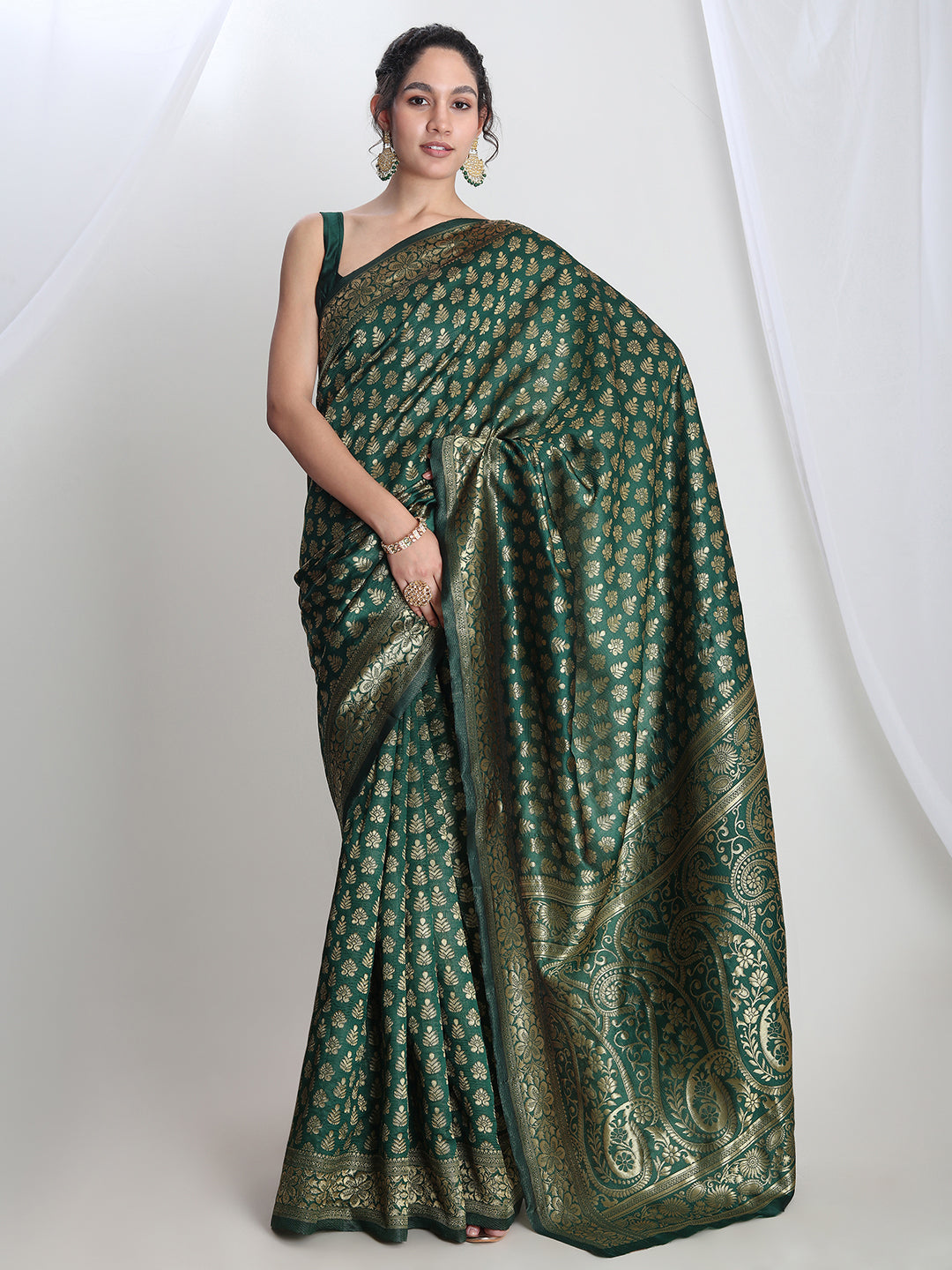 Janasya Dark Green Silk Blend Floral Jacquard Saree | Swadesiicart