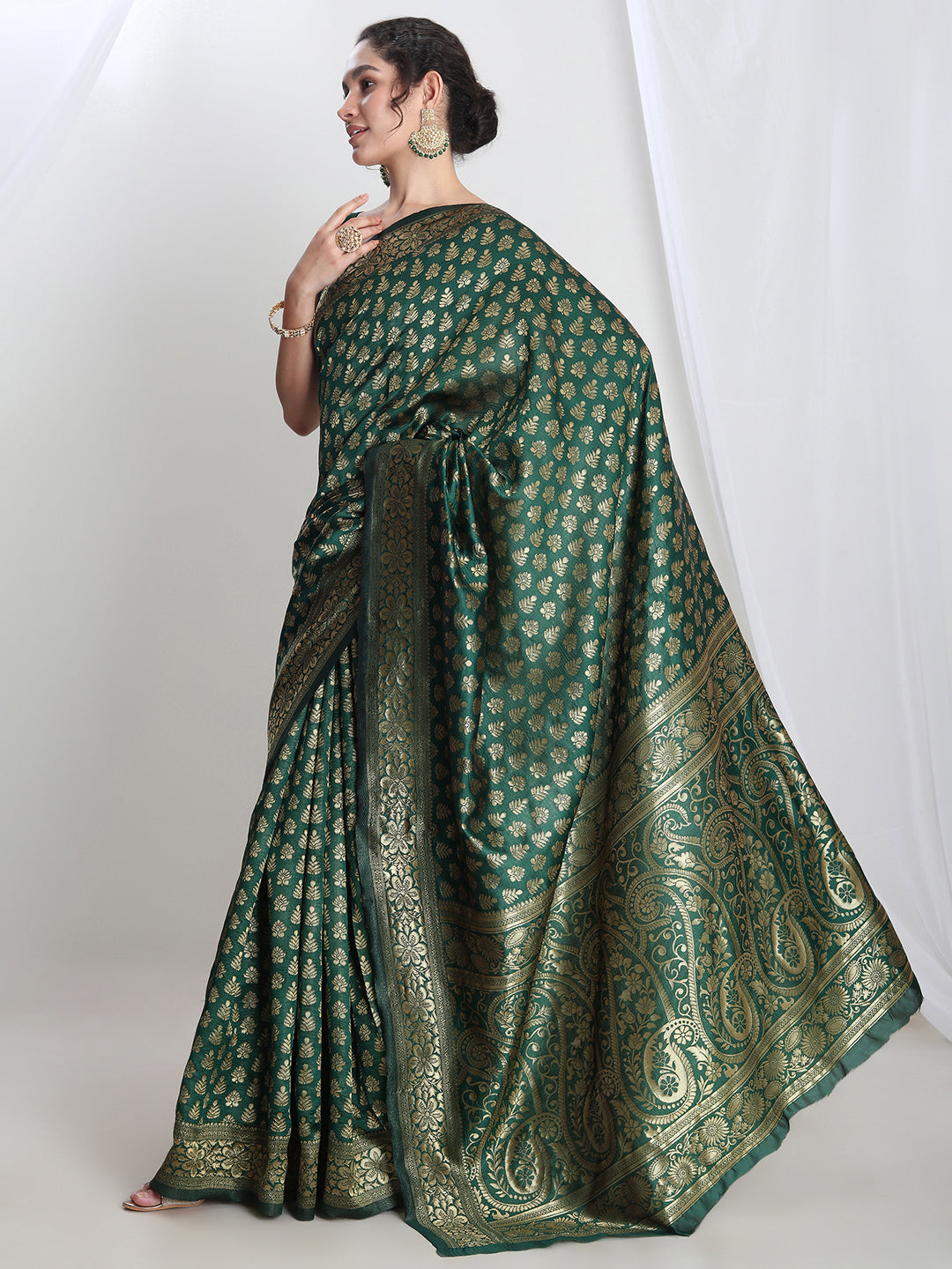 Janasya Dark Green Silk Blend Floral Jacquard Saree | Swadesiicart