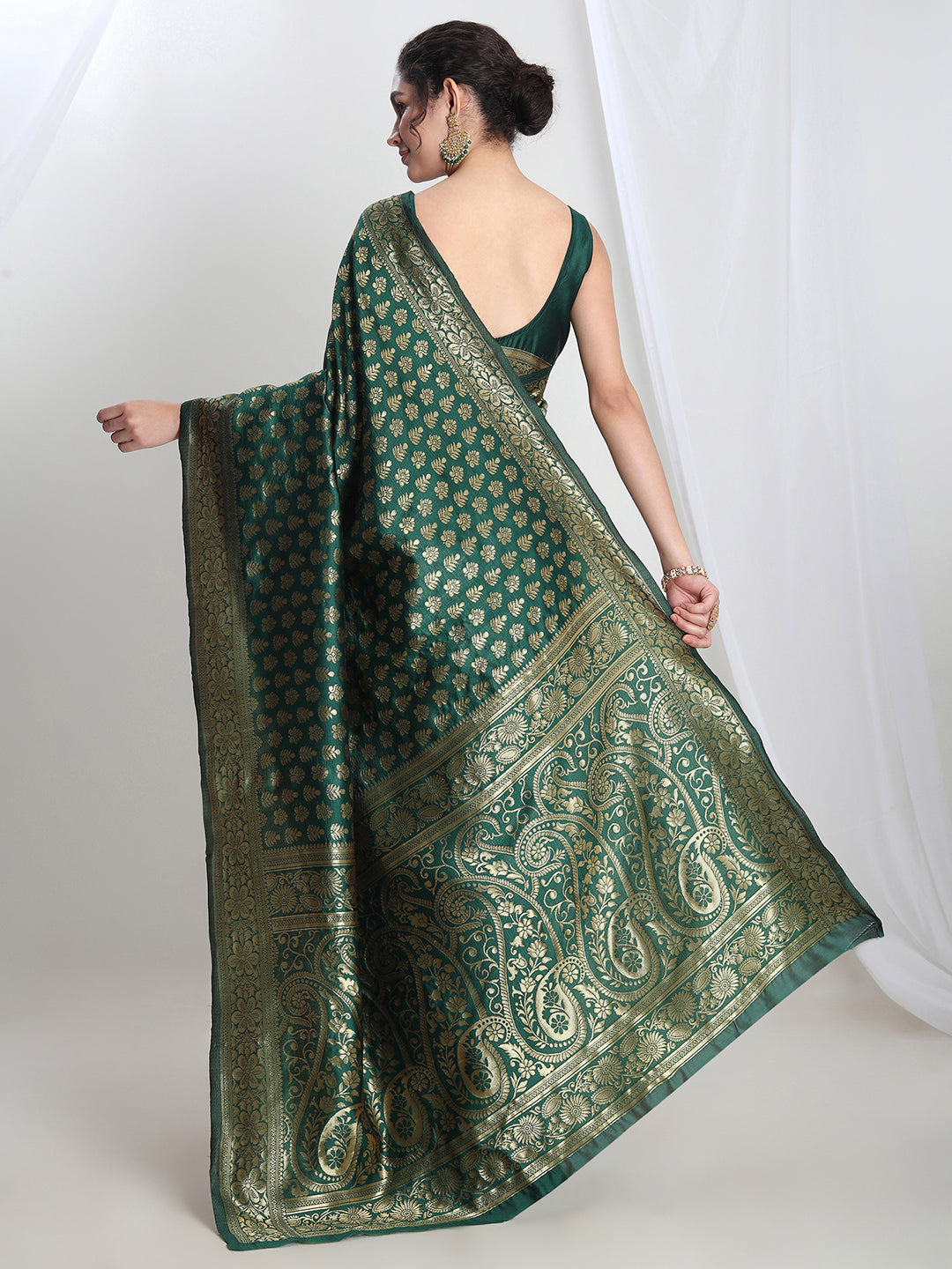 Janasya Dark Green Silk Blend Floral Jacquard Saree | Swadesiicart