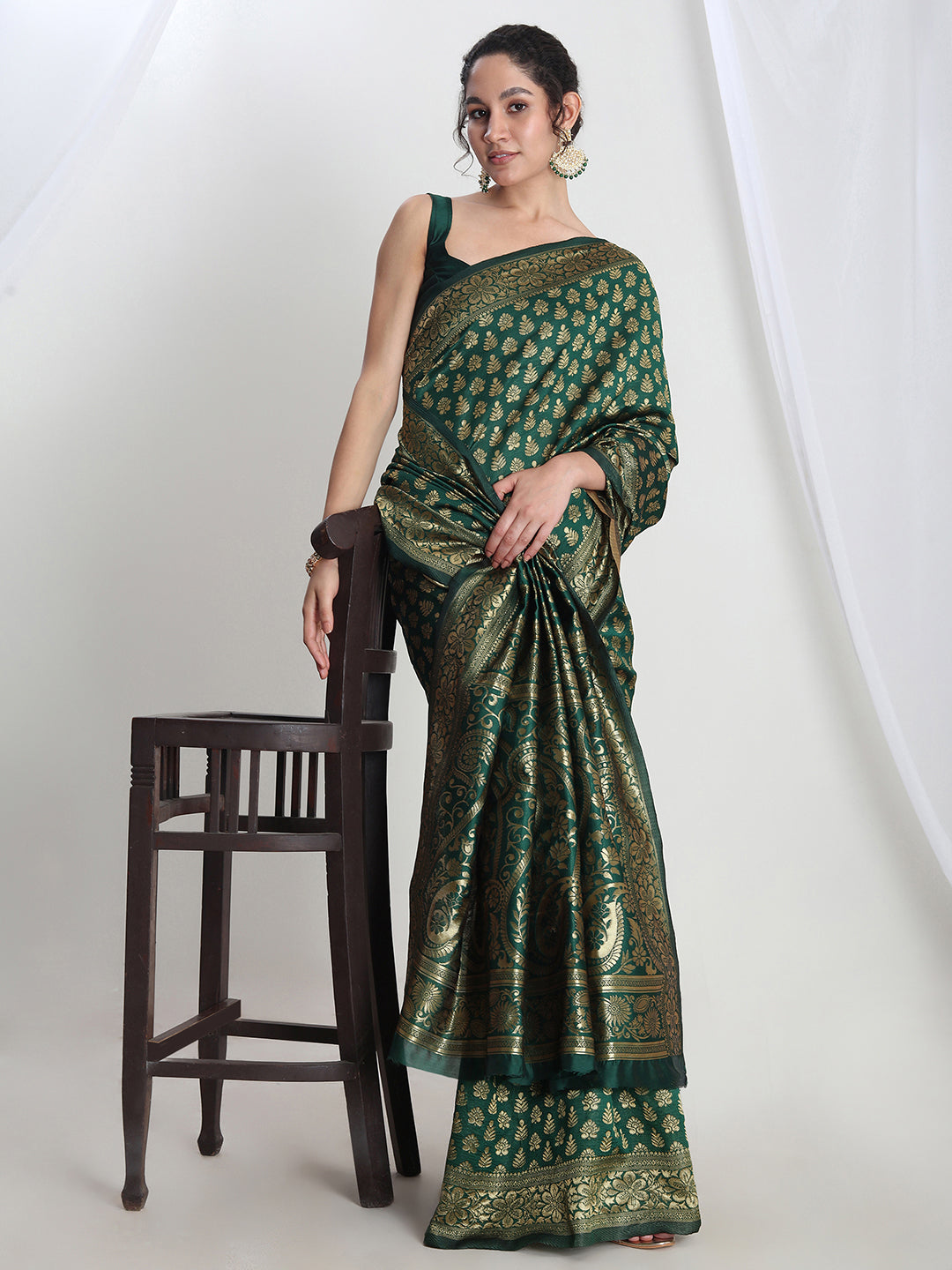 Janasya Dark Green Silk Blend Floral Jacquard Saree | Swadesiicart