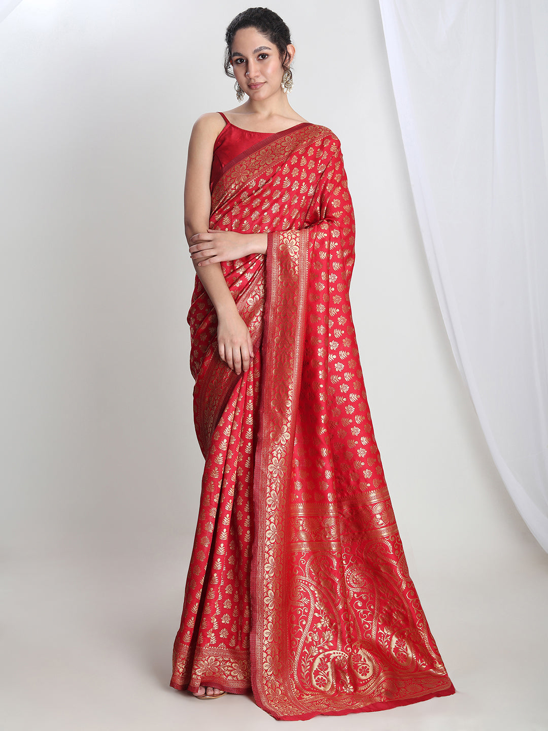 Janasya Red Silk Blend Floral Jacquard Saree | Swadesiicart