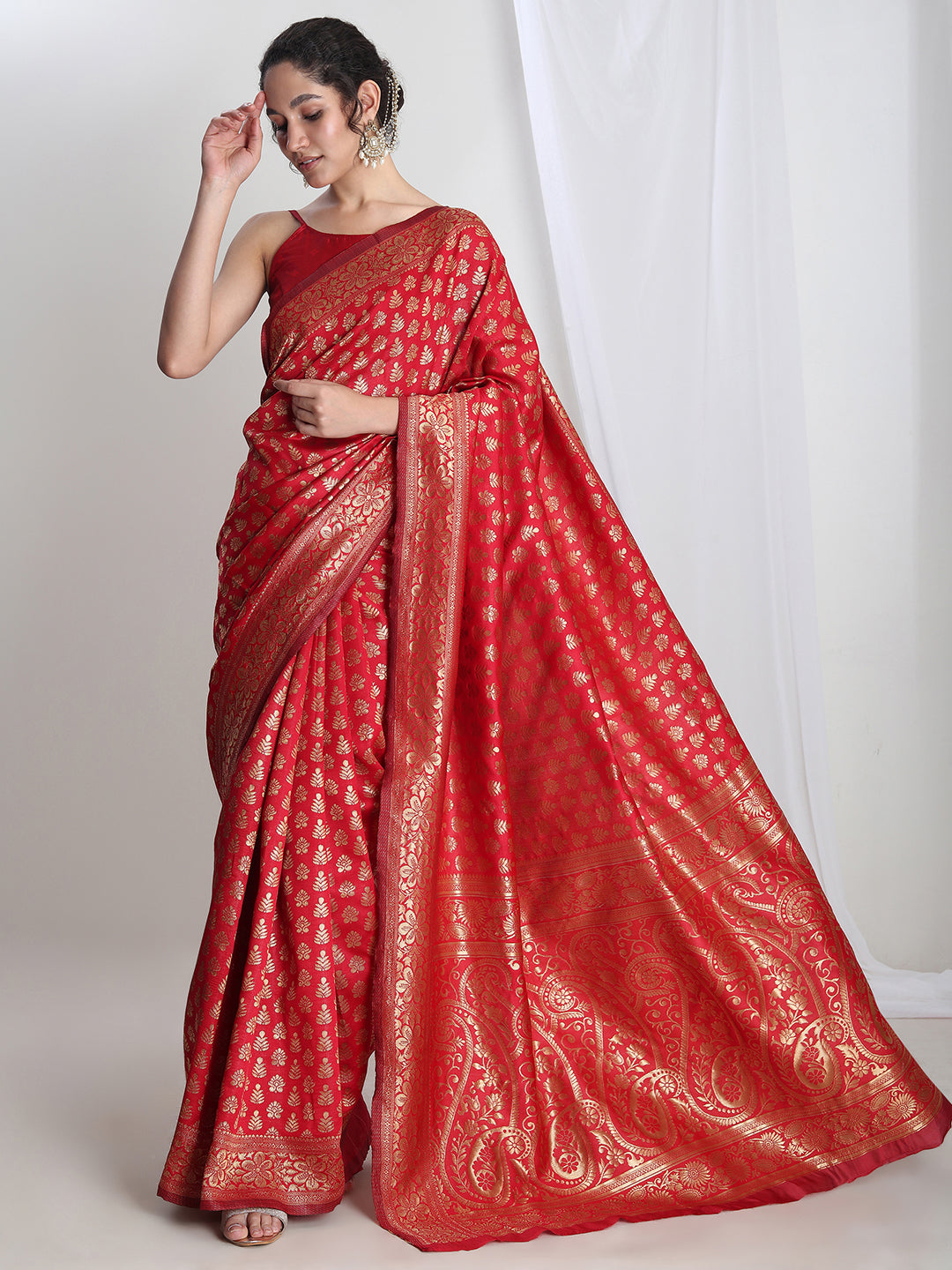 Janasya Red Silk Blend Floral Jacquard Saree | Swadesiicart