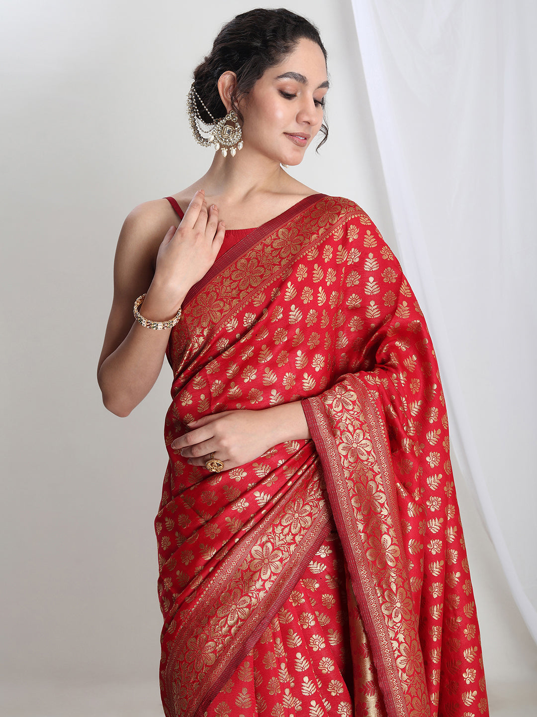 Janasya Red Silk Blend Floral Jacquard Saree | Swadesiicart