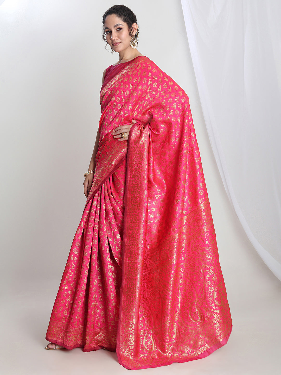 Janasya Pink Silk Blend Floral Jacquard Saree | Swadesiicart