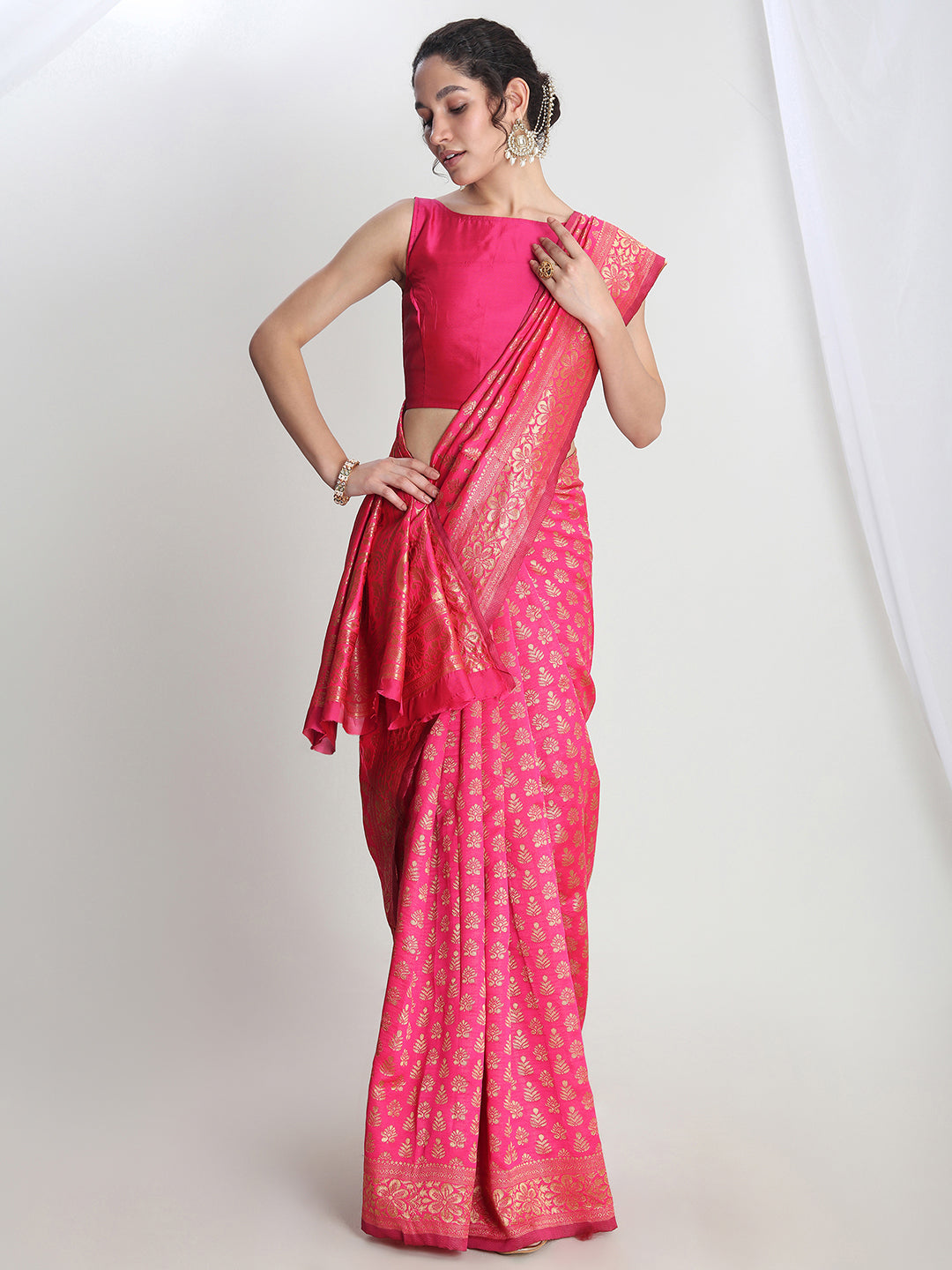 Janasya Pink Silk Blend Floral Jacquard Saree | Swadesiicart