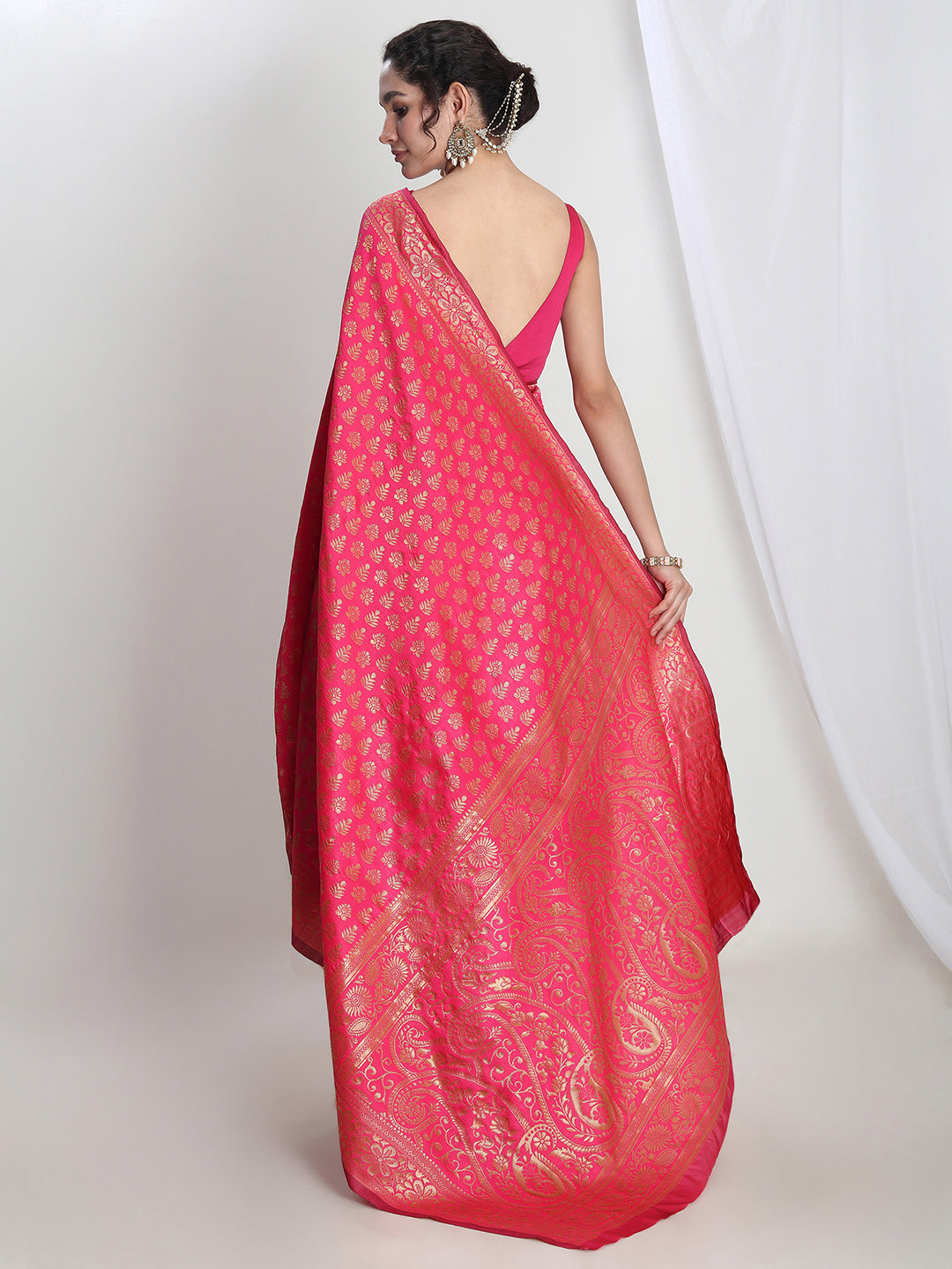 Janasya Pink Silk Blend Floral Jacquard Saree | Swadesiicart