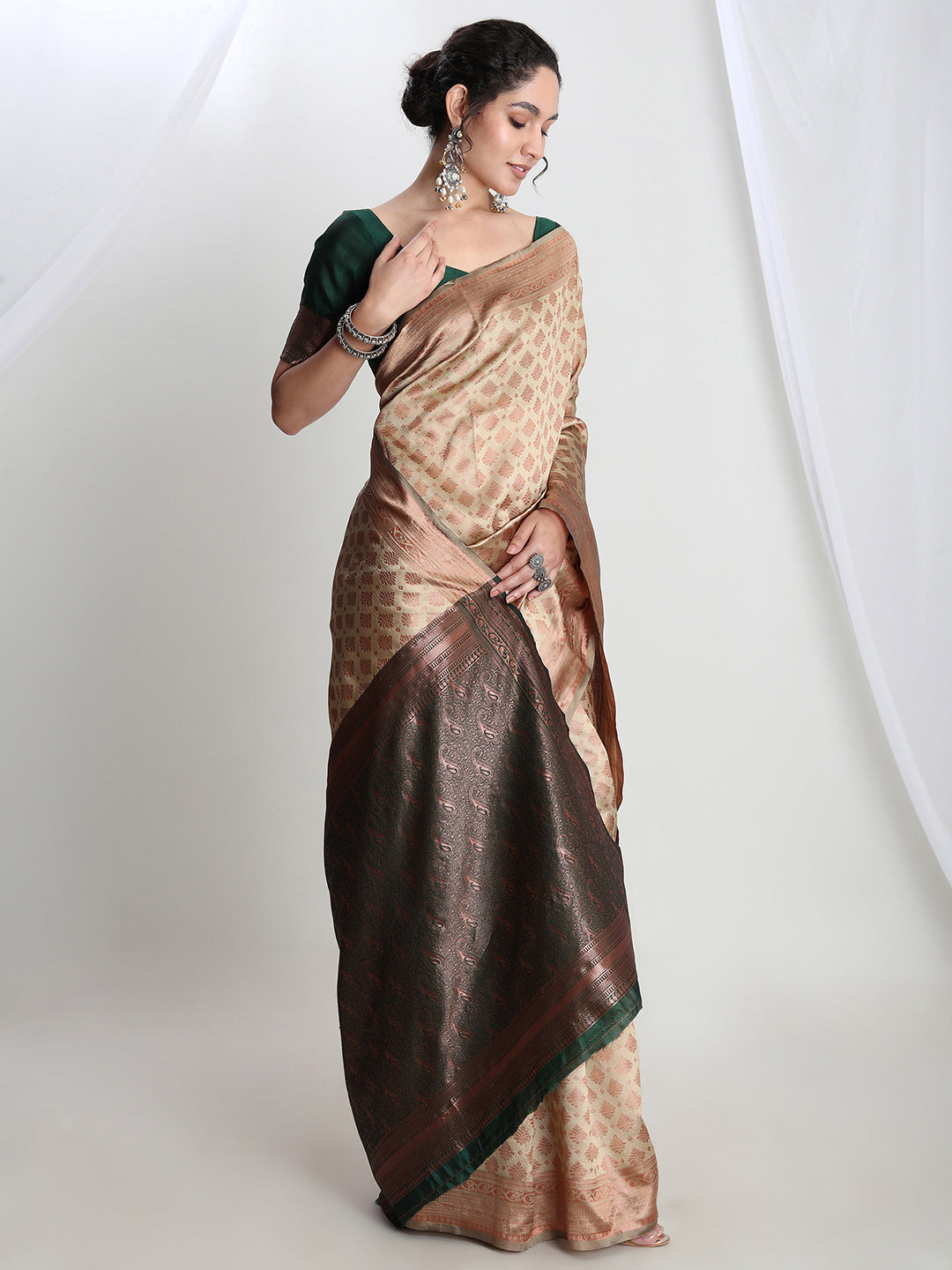 Janasya Beige Silk Blend Ethnic Motifs Jacquard Saree | Swadesiicart