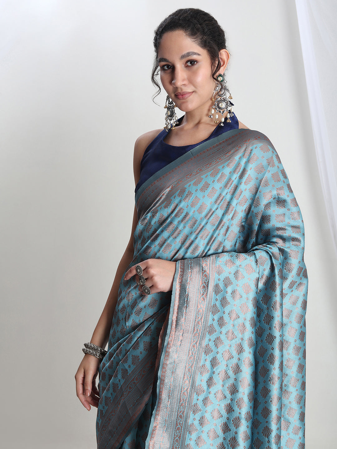 Janasya Light Blue Silk Blend Ethnic Motifs Jacquard Saree | Swadesiicart