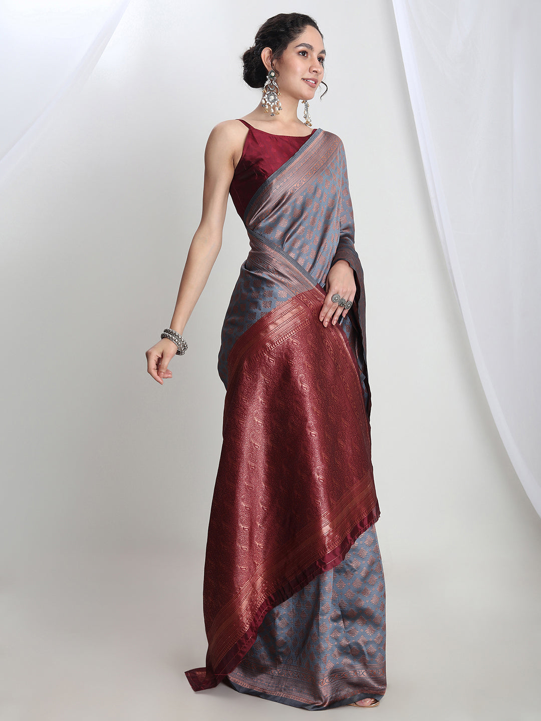 Janasya Grey Silk Blend Ethnic Motifs Jacquard Saree | Swadesiicart