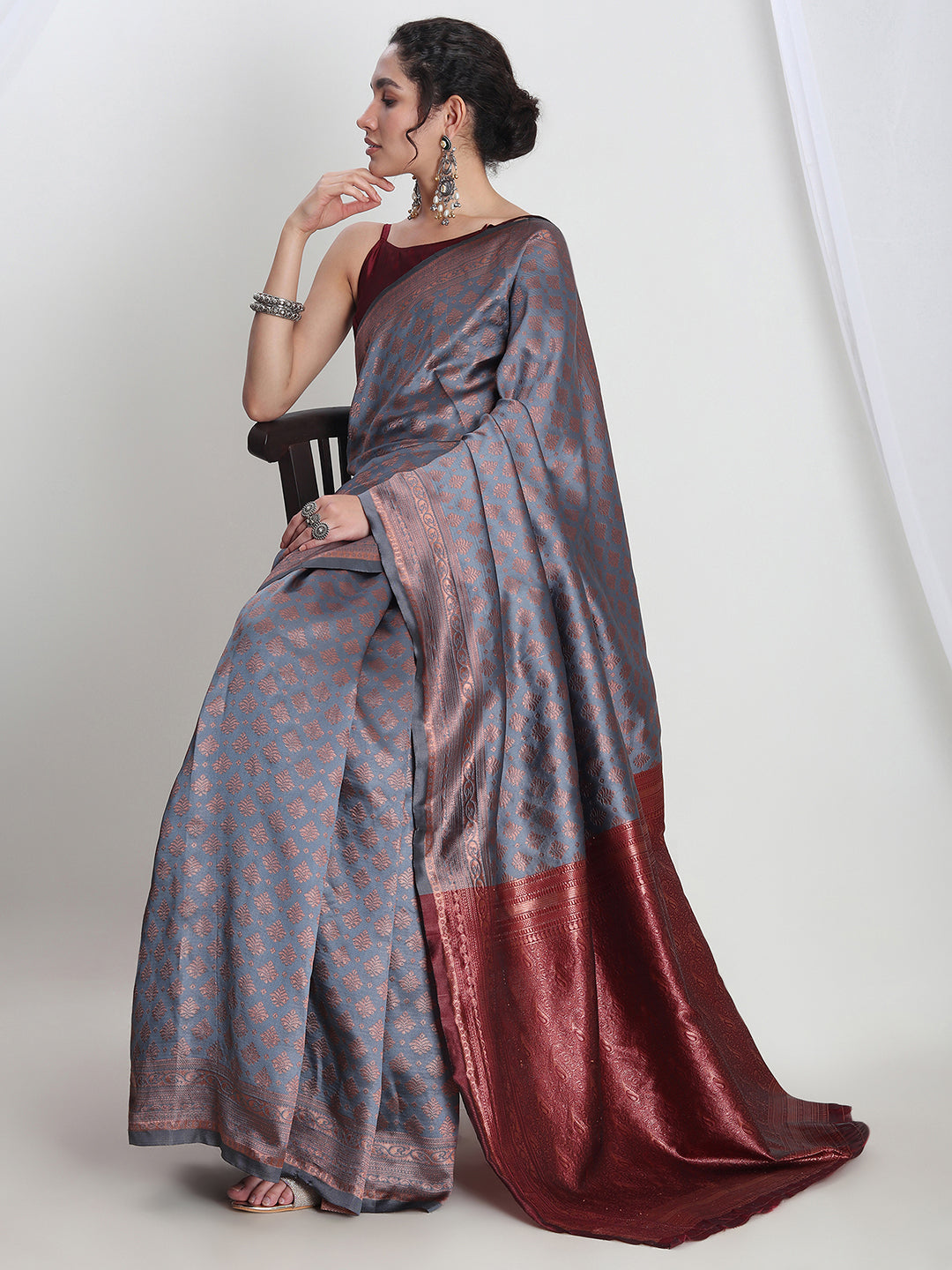 Janasya Grey Silk Blend Ethnic Motifs Jacquard Saree | Swadesiicart