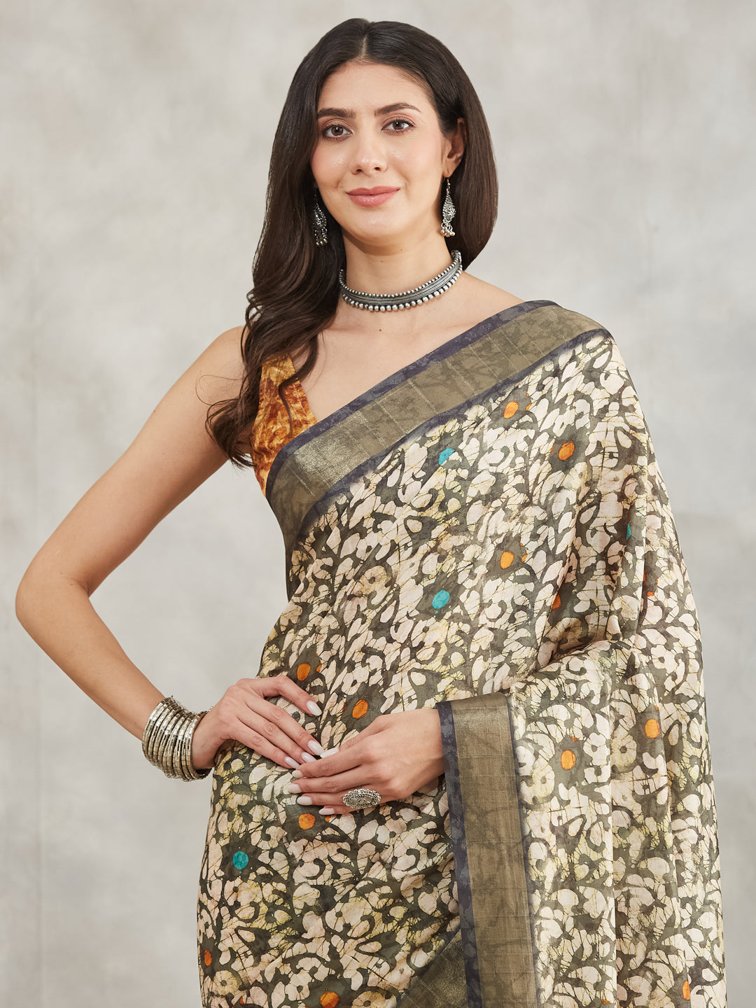 Janasya Olive Green Silk Blend Floral Printed Saree | Swadesiicart