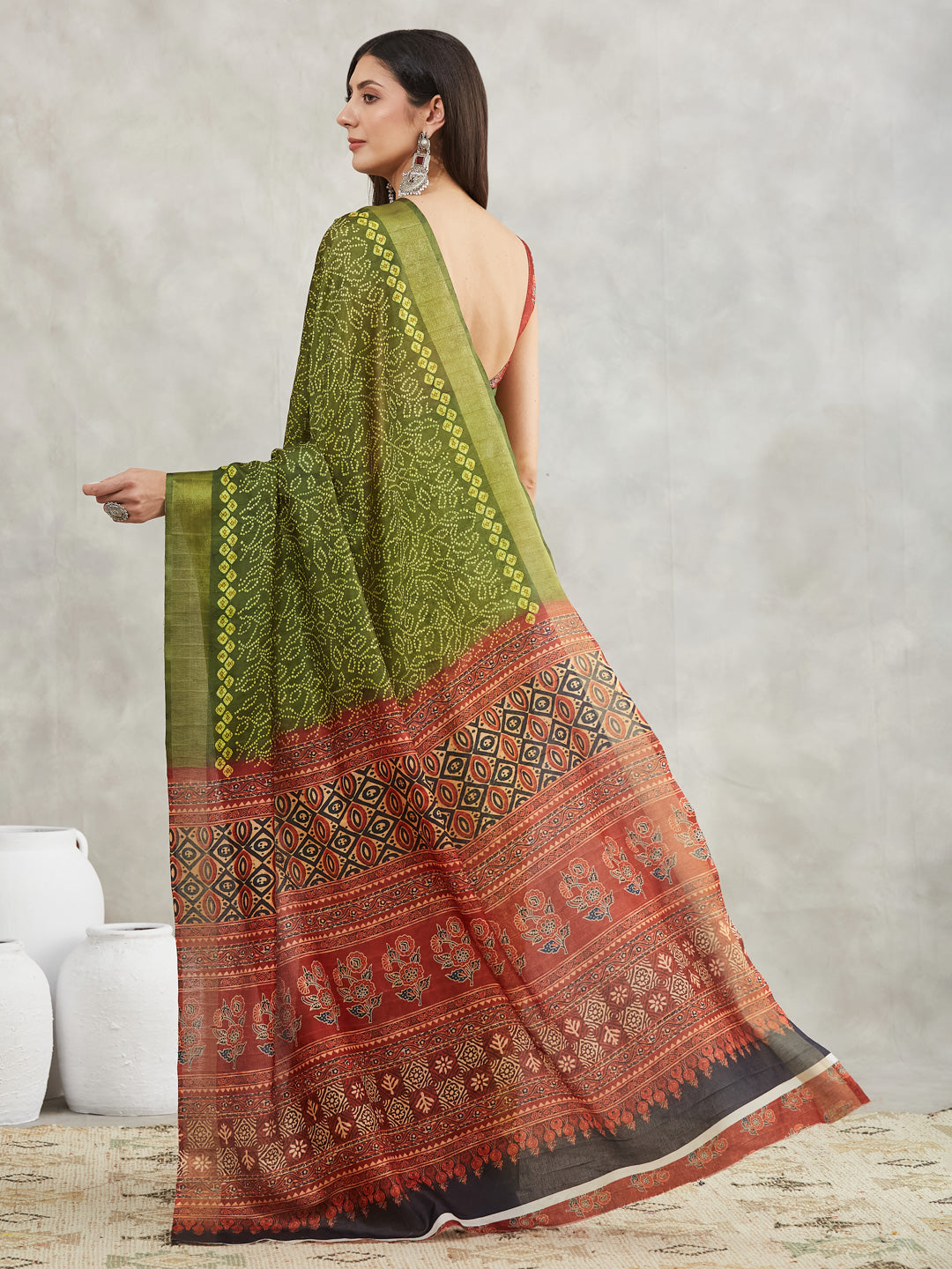 Janasya Mehndi Green Silk Blend Bandhani Printed Saree | Swadesiicart