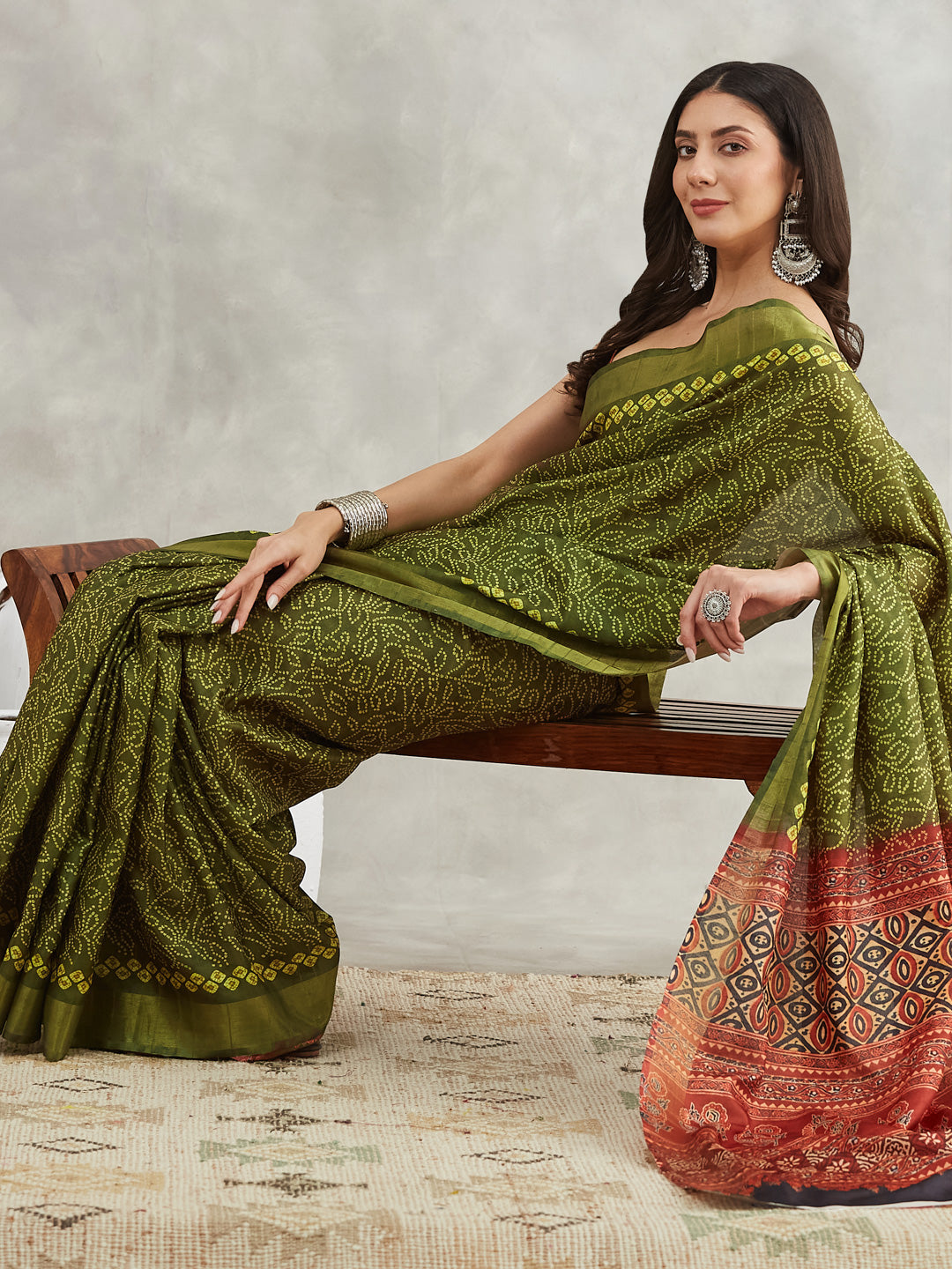 Janasya Mehndi Green Silk Blend Bandhani Printed Saree | Swadesiicart