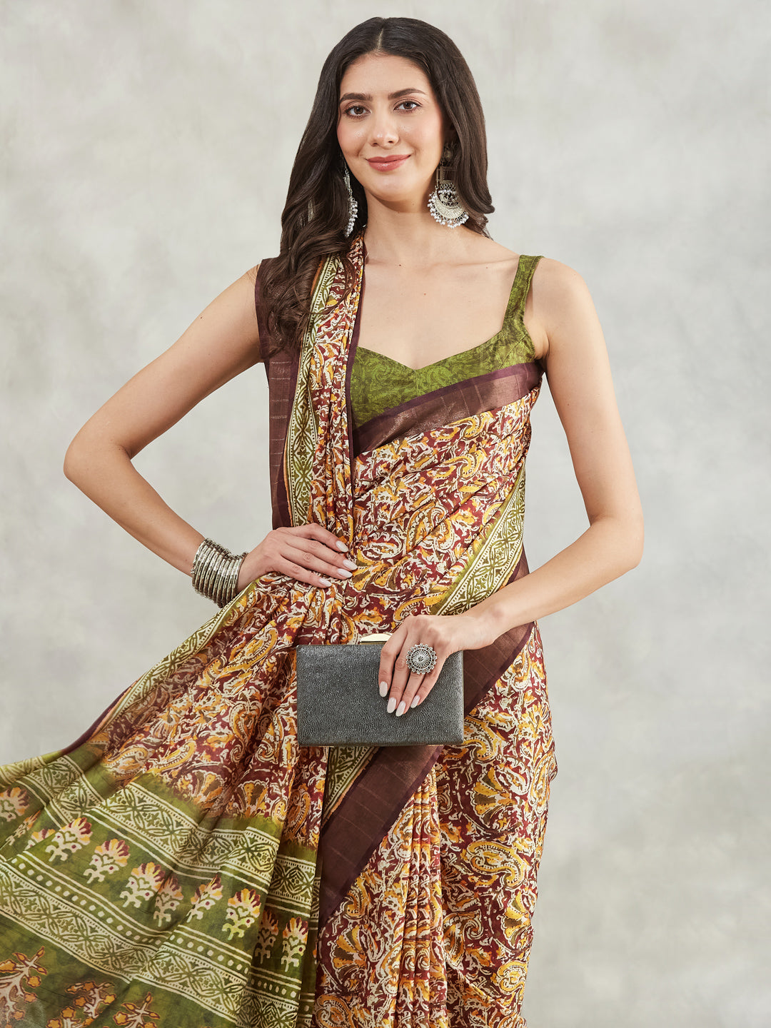 Janasya Burgundy Silk Blend Paisley Printed Saree | Swadesiicart