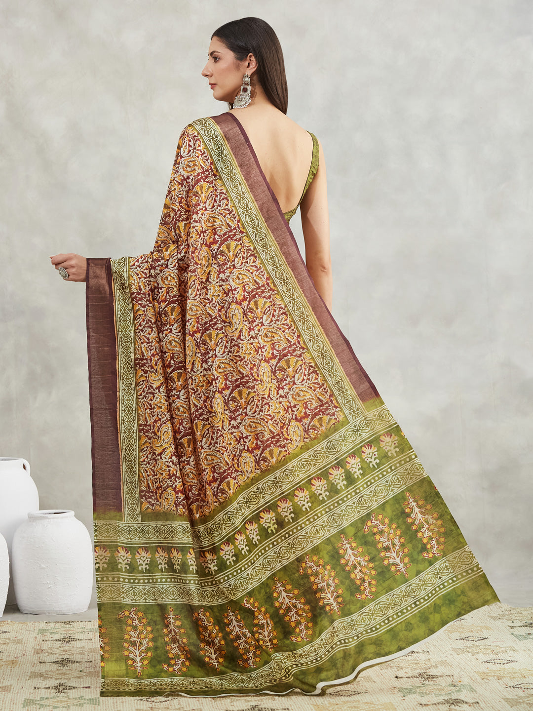 Janasya Burgundy Silk Blend Paisley Printed Saree | Swadesiicart