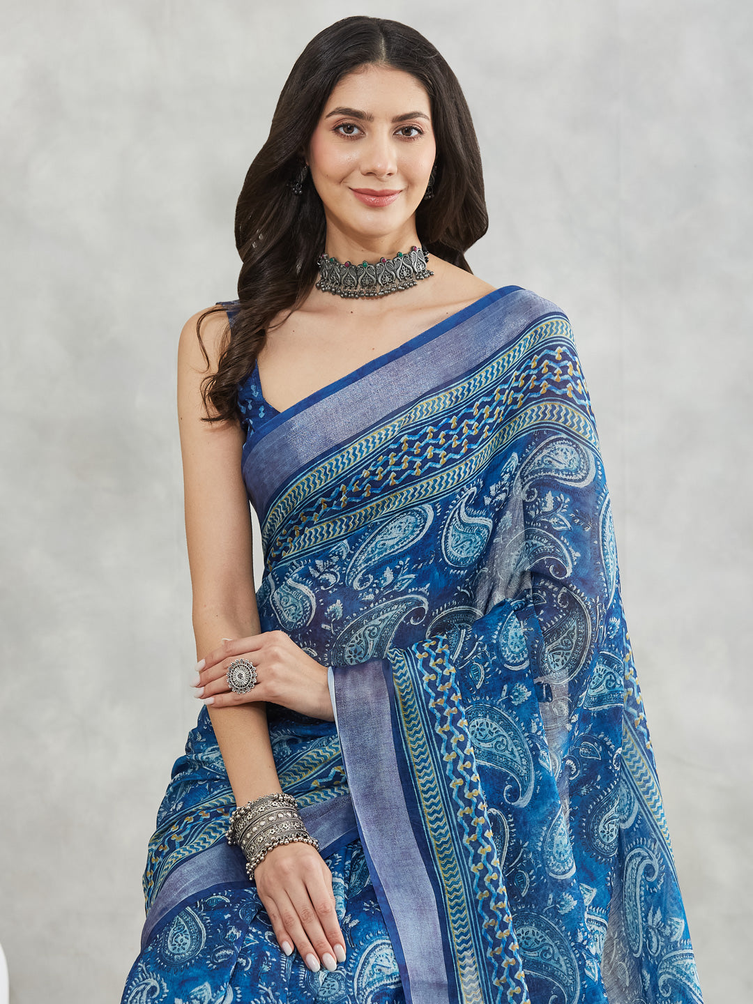 Janasya Blue Linen Blend Paisley Printed Saree | Swadesiicart