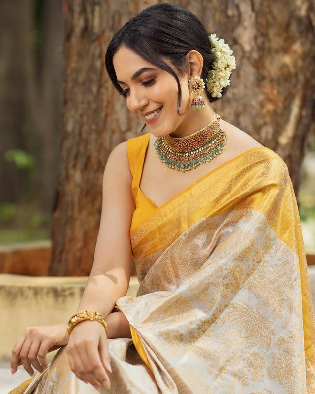 NOZ2TOZ Women Banarasi Silk Woven Saree With Blouse Piece - Cream | Swadesiicart
