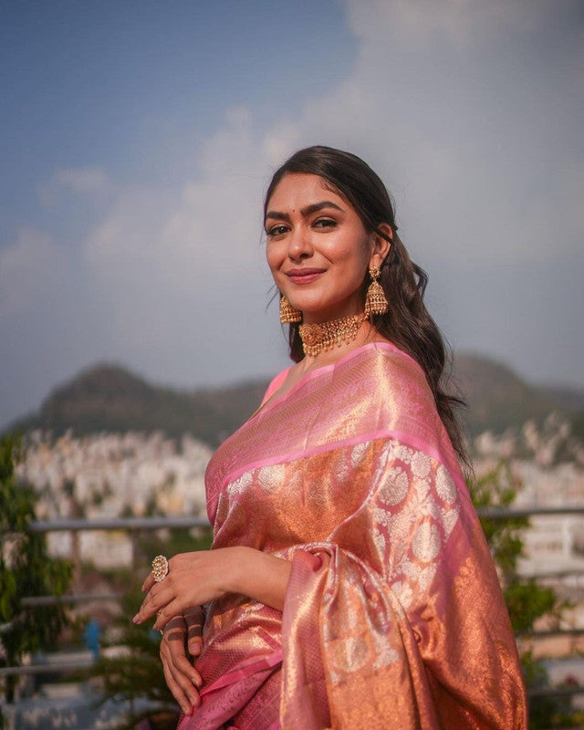 NOZ2TOZ Women Banarasi Silk Woven Saree With Blouse Piece - Pink | Swadesiicart