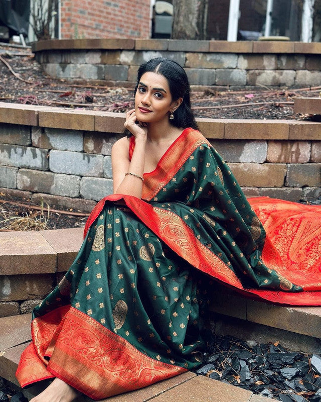NOZ2TOZ Women Banarasi Silk Woven Saree With Blouse Piece - Green | Swadesiicart