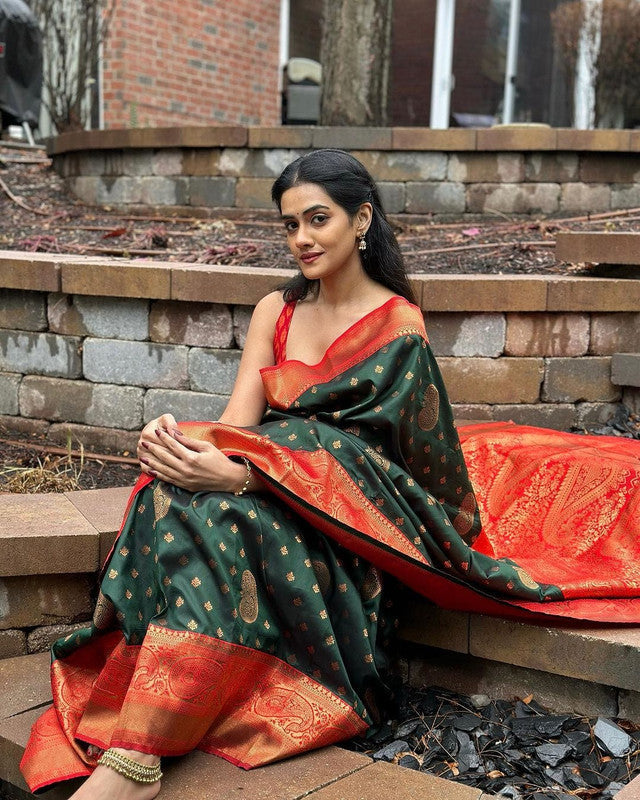 NOZ2TOZ Women Banarasi Silk Woven Saree With Blouse Piece - Green | Swadesiicart
