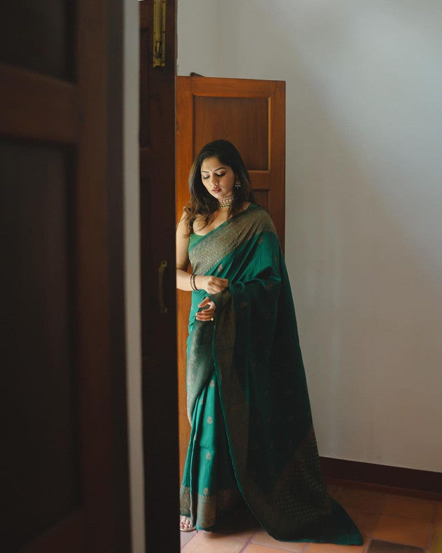 NOZ2TOZ Women Banarasi Silk Woven Saree With Blouse Piece - Green | Swadesiicart
