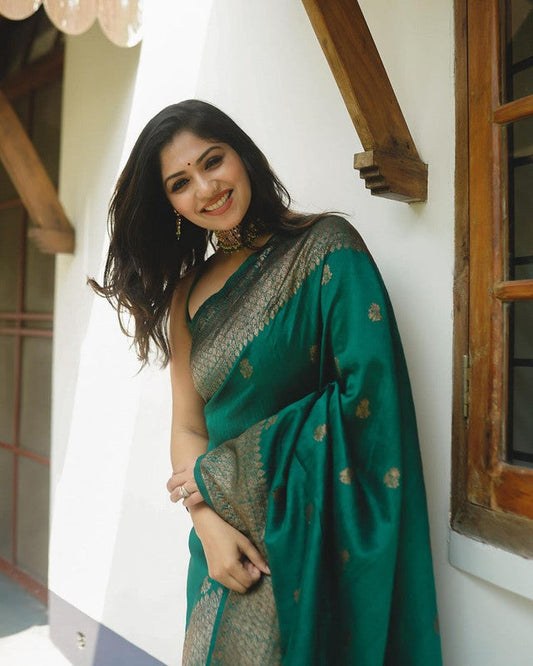 NOZ2TOZ Women Banarasi Silk Woven Saree With Blouse Piece - Green | Swadesiicart