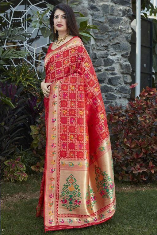 NOZ2TOZ Women Banarasi Silk Woven Saree With Blouse Piece - Maroon | Swadesiicart