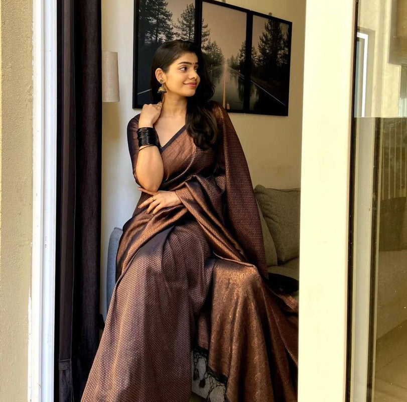 NOZ2TOZ Women Banarasi Silk Woven Saree With Blouse Piece - Black | Swadesiicart
