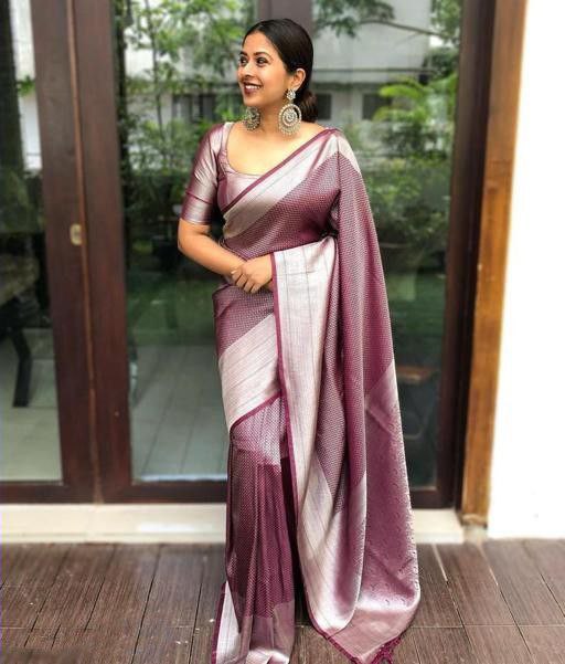 NOZ2TOZ Women Banarasi Silk Woven Saree With Blouse Piece - Maroon | Swadesiicart