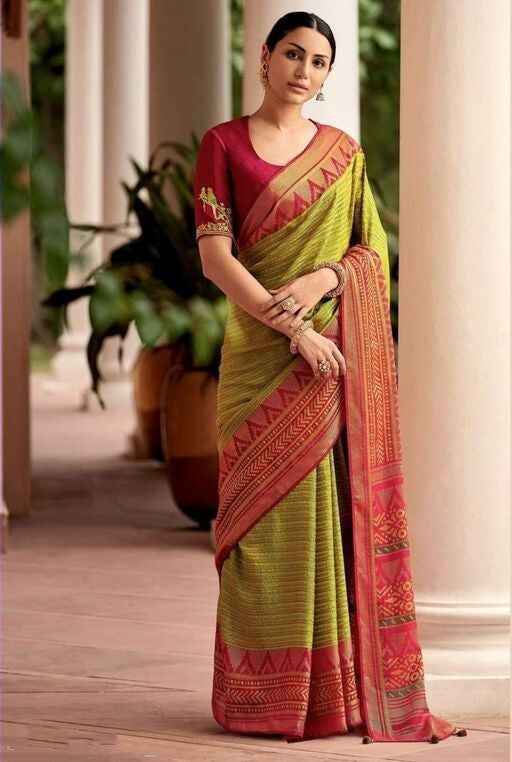 NOZ2TOZ Women Banarasi Silk Woven Saree With Blouse Piece - Green | Swadesiicart