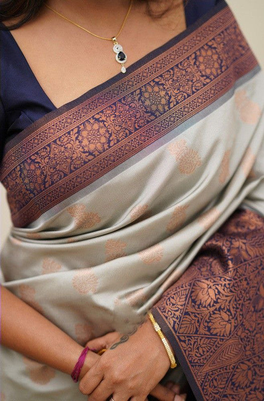 NOZ2TOZ Women Banarasi Silk Woven Saree With Blouse Piece - Cream | Swadesiicart