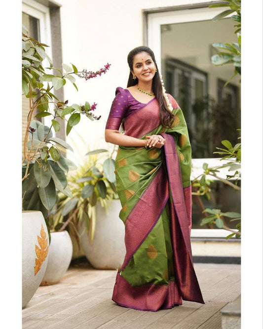 NOZ2TOZ Women Banarasi Silk Woven Saree With Blouse Piece - Green | Swadesiicart