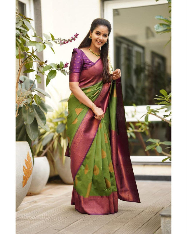 NOZ2TOZ Women Banarasi Silk Woven Saree With Blouse Piece - Green | Swadesiicart