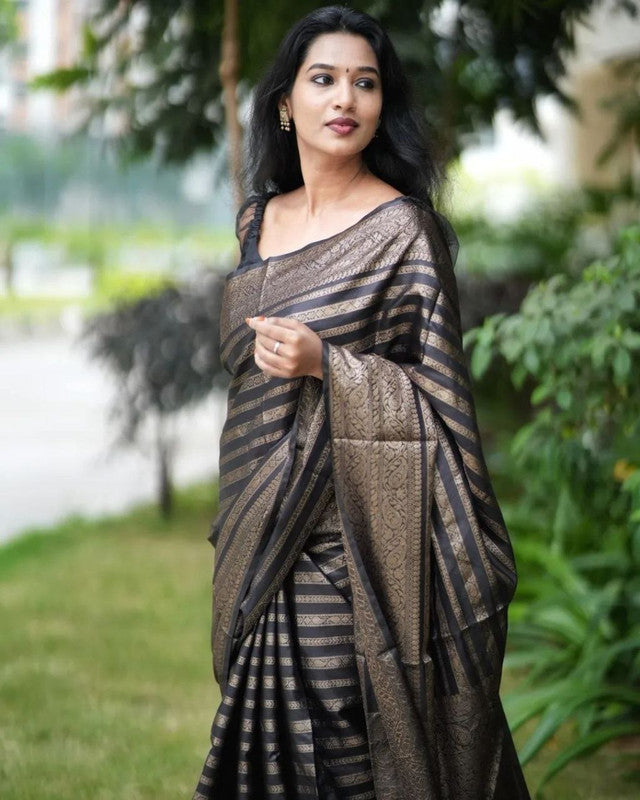 NOZ2TOZ Women Banarasi Silk Woven Saree With Blouse Piece - Black | Swadesiicart