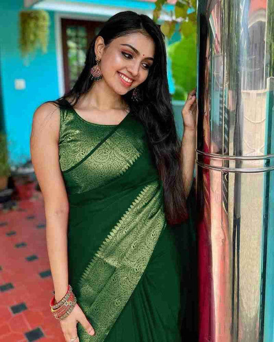 NOZ2TOZ Women Banarasi Silk Woven Saree With Blouse Piece - Green | Swadesiicart