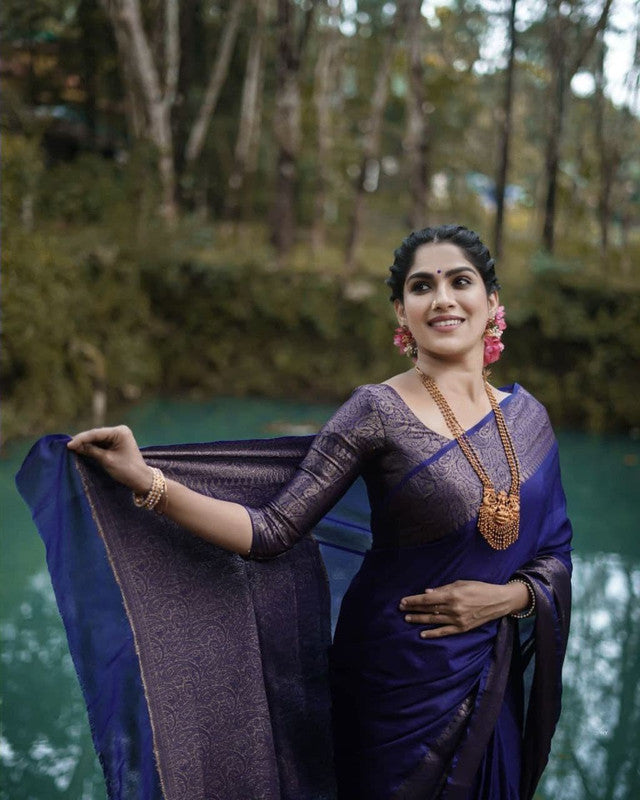 NOZ2TOZ Women Banarasi Silk Woven Saree With Blouse Piece - Navy Blue | Swadesiicart