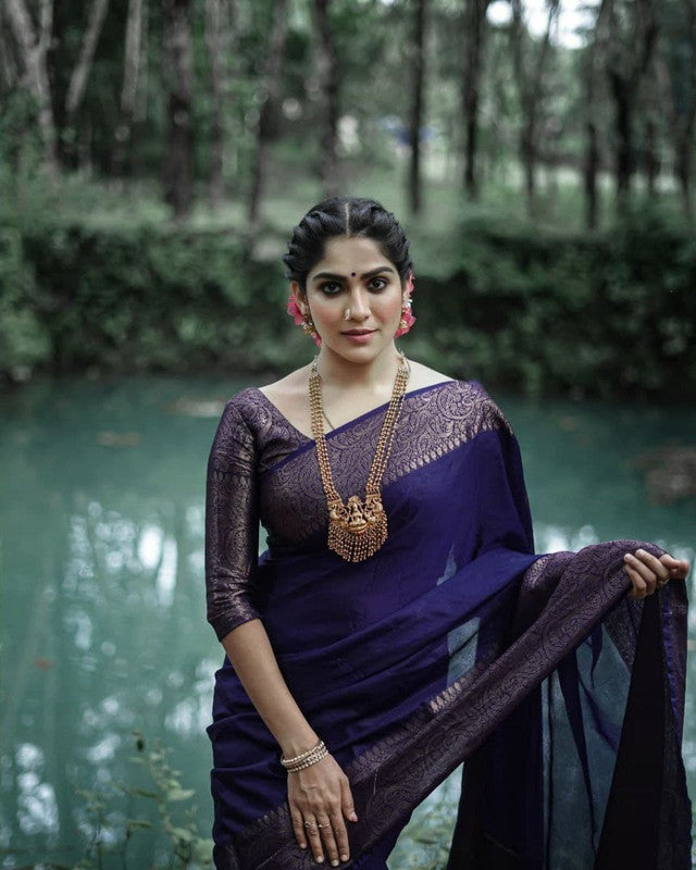 NOZ2TOZ Women Banarasi Silk Woven Saree With Blouse Piece - Navy Blue | Swadesiicart