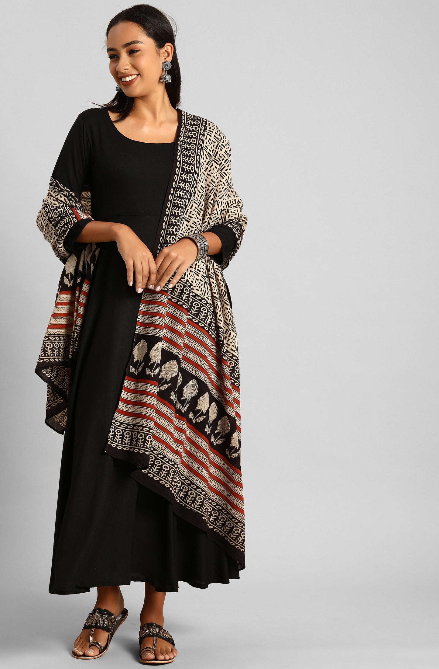 Janasya Women's Black Rayon Solid Kurta With Dupatta | Swadesiicart