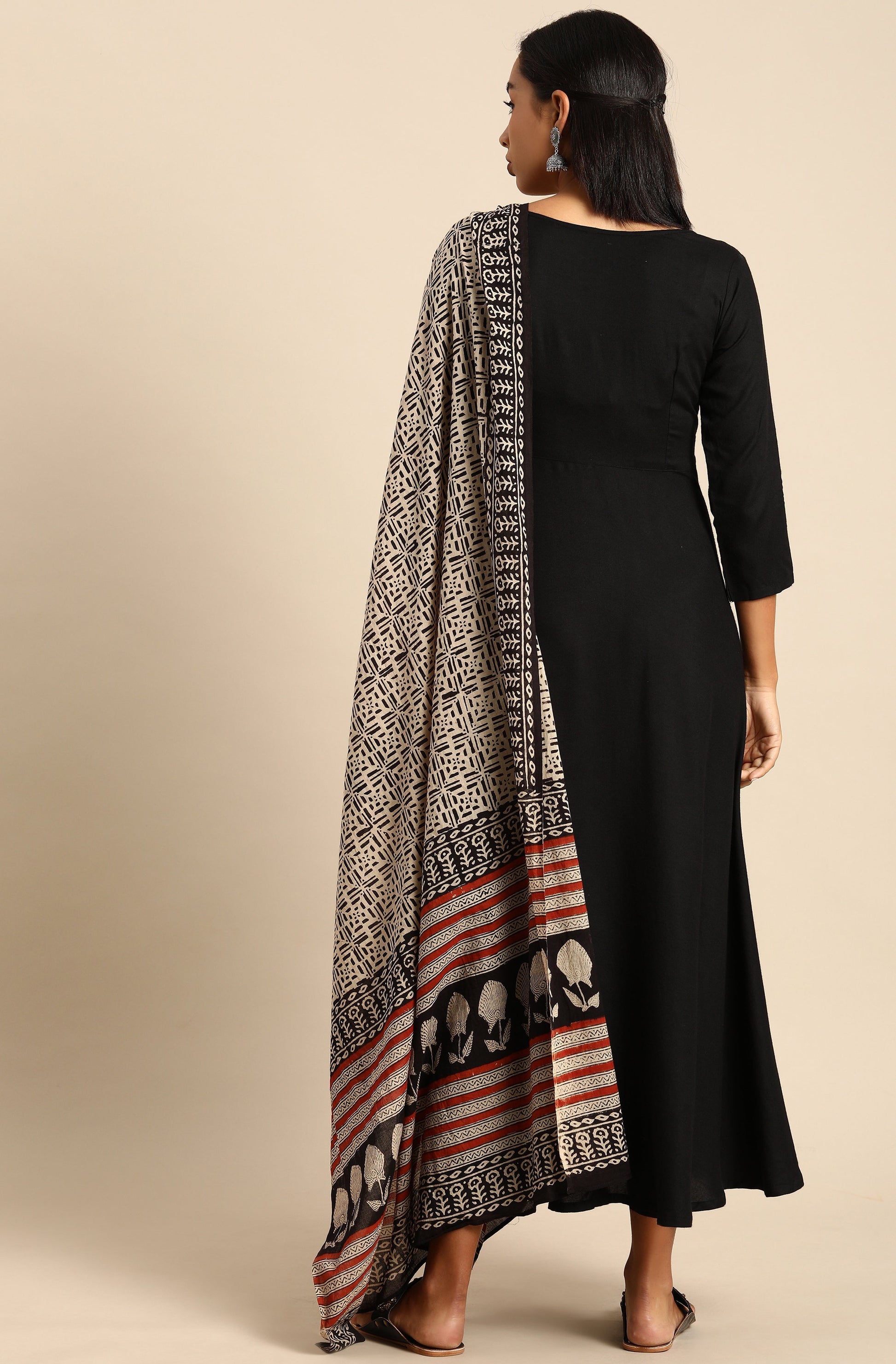 Janasya Women's Black Rayon Solid Kurta With Dupatta | Swadesiicart